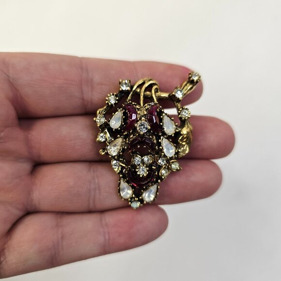 Vintage Gold Tone Metal Teardrop Crescent Moon Rhinestone Brooch Leaf Pin - Picture 4 of 7